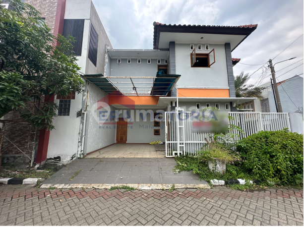 Rumah Modern Di Perumahan Pratama, Surabaya, Strategis, dekat UNESA, Pusat kuliner Wiyung, RSIA Graha Medika, Exit Tol Gunung Sari Rumah Modern Di Perumahan Pratama, Surabaya, Strategis, dekat UNESA, Pusat kuliner Wiyung, RSIA Graha Medika, Exit Tol Gunung Sari