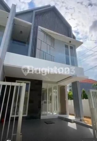 Rumah Modern Minimalis Baru 2lt di Manyar Tirtoyoso