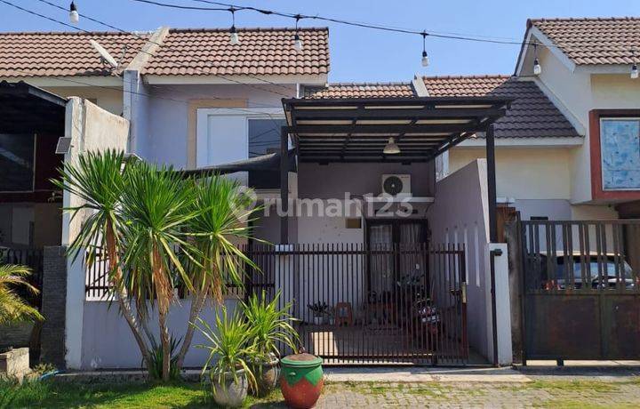Rumah Minimalis Sudah Renovasi HGB di Valencia Residence