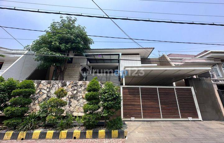 Rumah 2 Lantai Bagus SHM di Dharmahusada Indah Siap Huni