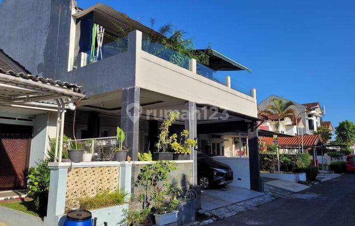 Dijual Rumah Modern 2 Lantai Furnish di Taman Pesona Mediteran 