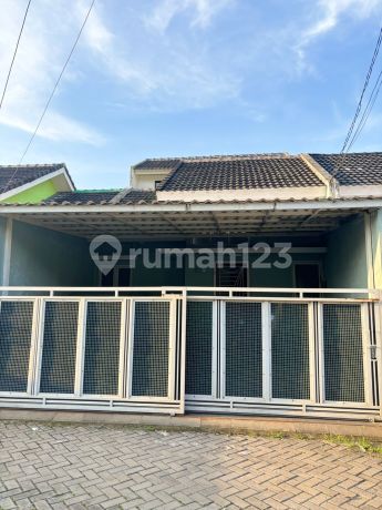 House in Aryana Karawaci Tangerang 2 Floors Ready to Occupancy Freehold Title House in Aryana Karawaci Tangerang 2 Floors Ready to Occupancy Freehold Title