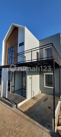 Rumah Mewah Scandinavian Di Beji Cuma 5 Menit Ke Tol Kukusan, 10 Menit Stasiun Kereta Depok, 5 Menit Ke Pusat Bisnis Dan Mall Margonda Raya 