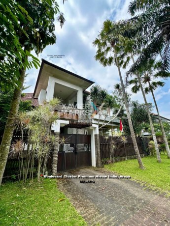 Tropical Hook House in the Premium Nieuw Indie Boulevard Cluster, Araya Malang