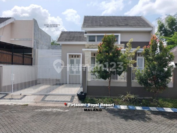 House in Tirtasani Royal Resort Housing Complex, Karangploso, Malang