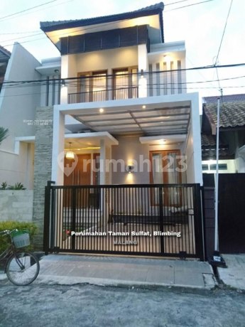 Modern Fully Furnished House in Taman Sulfat Housing, Blimbing Malang