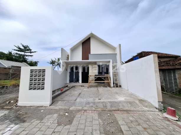 Rumah Scandinavian Dalam Perumahan di Jl Medari, Barat Ibarbo Park Rumah Scandinavian Dalam Perumahan di Jl Medari, Barat Ibarbo Park