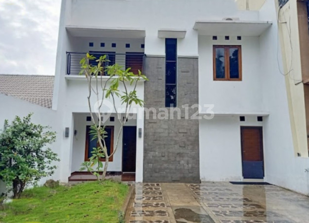 Rumah + Furniture di Perum Villa Green Village, Dekat Jl Palagan, Sleman