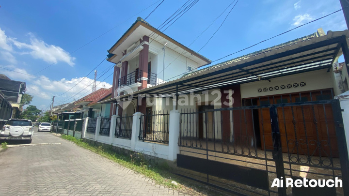Rumah Dalam Perum 5 Menit Ke Ugm Dan Jcm