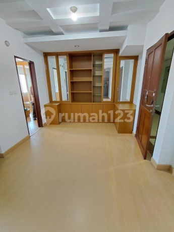 Apartemen Bagus, Renoved Total,Bersih,2 Unit Digabung Jadi 1 Apartemen Bagus, Renoved Total,Bersih,2 Unit Digabung Jadi 1