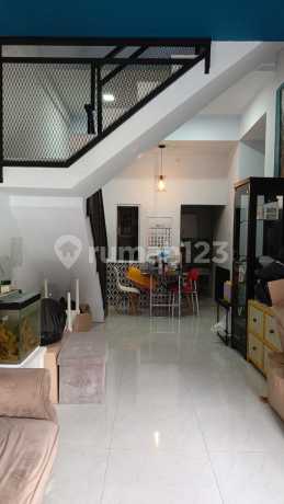 Dijual Cepat Rumah di Willa Depok Asri, 2 Lantai Bagus Semi Furnish