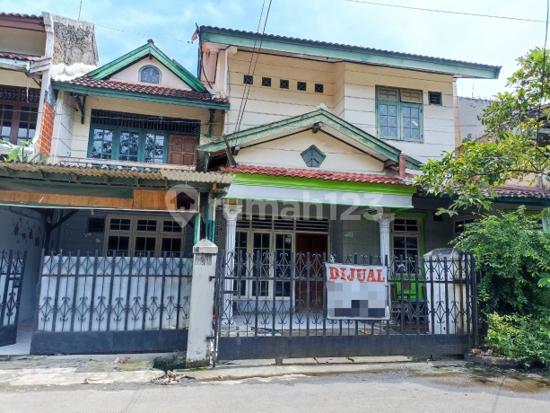 Rumah 2 Lantai Di Jl. Tabanas Dekat Pasar Ciputat Rumah 2 Lantai Di Jl. Tabanas Dekat Pasar Ciputat