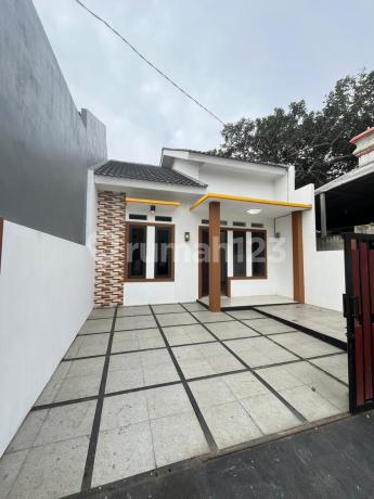 House For Sale Cheap Near School in Senopati Estate Bekasi