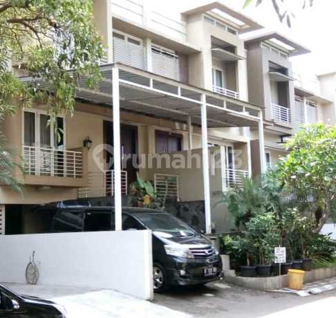 Rumah Jati Padang Dalam Komplek Dekat Exit Tol Tb Simatupang Rumah Jati Padang Dalam Komplek Dekat Exit Tol Tb Simatupang