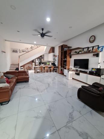 Dijual cepat rumah siap huni premium semi furnished di Kelapa Gading