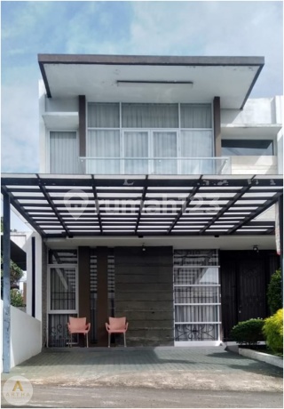 Sell Beautiful Well-Maintained 2-Story House in Sarijadi Sell Beautiful Well-Maintained 2-Story House in Sarijadi