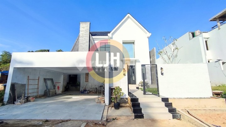 Rumah Mewah 2 Lantai Di Crown Hill Estate Batam Centre