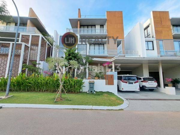 Rumah Mewah Stategis di Citraland Megah Batam Dekat Pelabuhan