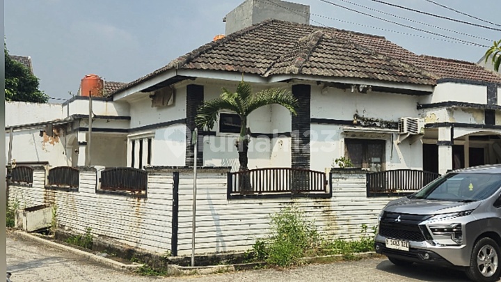 Rumah Hook di Lelang Perum Pesona Karawaci Tangerang