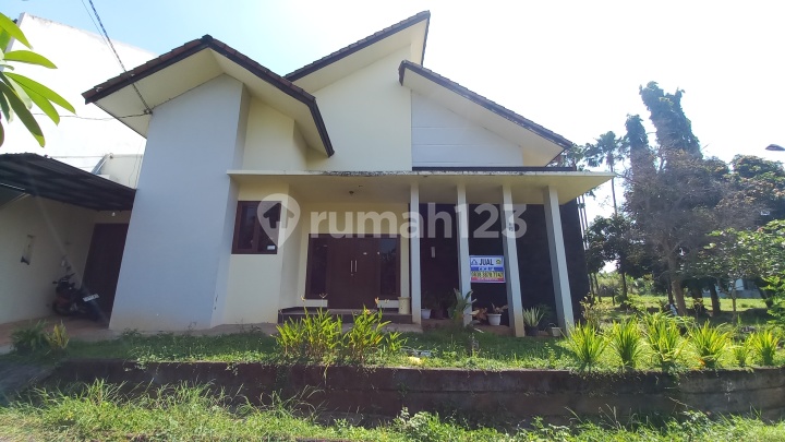 Rumah Dijual Di Taman Setiabudi Banyumanik. Posisi Hook. Dekat Al-azhar Dan Undip 