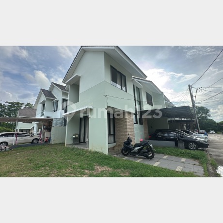 Dijual Rumah SUPER MURAH Posisi HOOK Cluster De Okwood Hanya 1 M Di Mutiara Gading City Bekasi 027