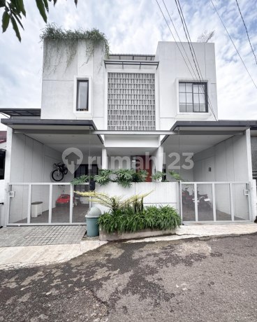 Semi-Furnished Modern Tropical Aesthetic House in Cijambe Complex, East Bandung, Building Area 261, Only 1.9 Billion.