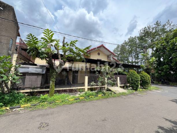 Spacious Hook House LT 227 in Parakan Mas Antapani Complex Only 1.4 Billion