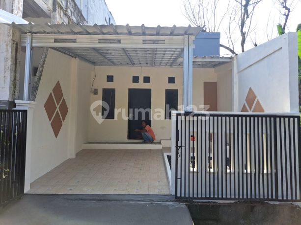 Rumah Strategis 10 Menit ke Gerbang Tol Sentul 2 SHM Hadap Timur J38421 Rumah Strategis 10 Menit ke Gerbang Tol Sentul 2 SHM Hadap Timur J38421