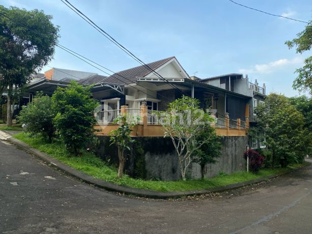 RUMAH ASRI POSISI HOEK DI BUKIT GOLF CIBUBUR RUMAH ASRI POSISI HOEK DI BUKIT GOLF CIBUBUR
