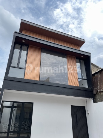 Rumah 2 lantai di Jagakarsa, Jakarta Seatan Rumah 2 lantai di Jagakarsa, Jakarta Seatan