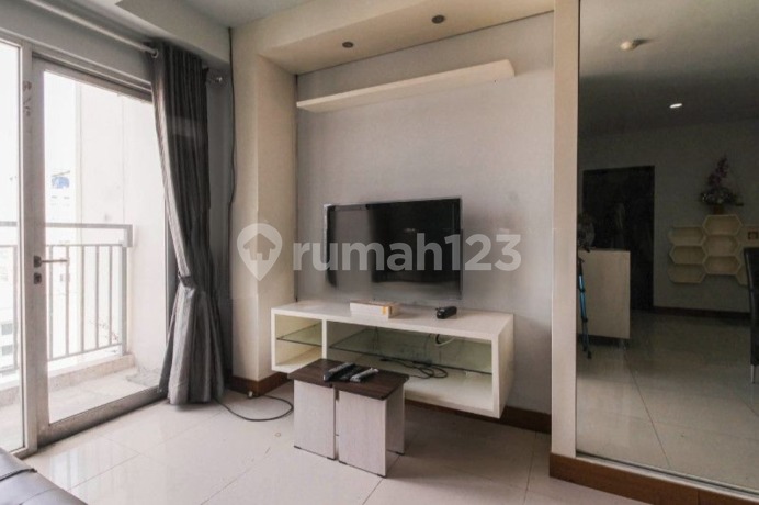Disewakan 2 Bedroom Apartemen Cosmo Mansion Furnish Harga Affordable