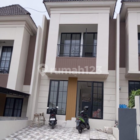 Rumah Premium Furnished Strategis di Grafika Banyumanik