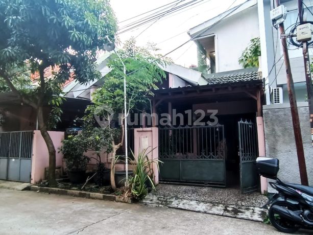 Mega Cinere Complete House 5 Bedrooms Plus Comfortable Pavilion