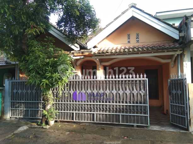 Rumah 2 Lantai di Perumahan Puri Cileungsi, Kecamatan Cileungsi, Desa, Gandoang, Bogor