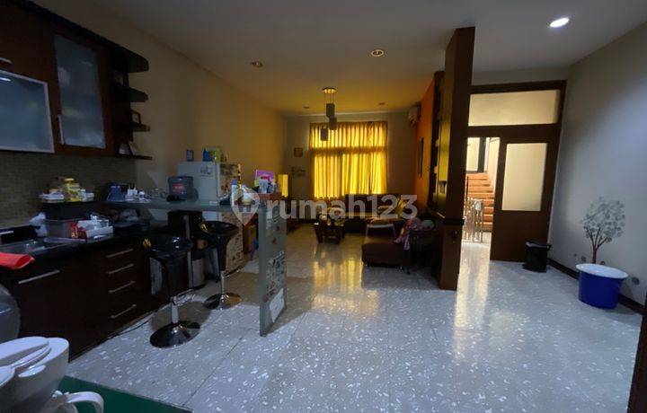 Rumah 2,5 Lantai Strategis SHM di Komplek Kertalaksana Bandung