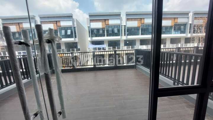 Ruko Crystal Komplek Ruko Baru di Summarecon Bekasi (470) Ruko Crystal Komplek Ruko Baru di Summarecon Bekasi (470)