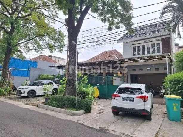Business Wing Dago House Exclusive Location Near UNPAD
