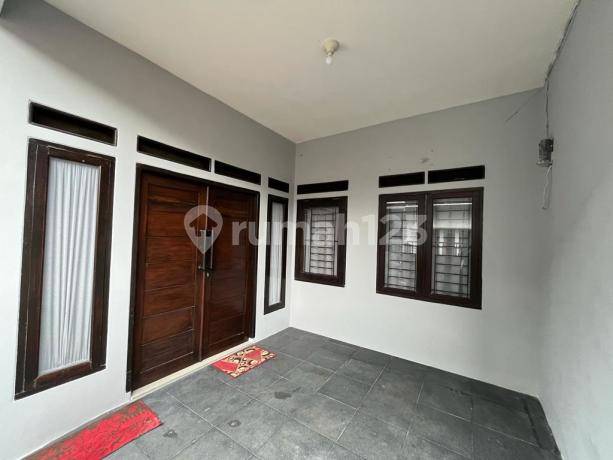 Rumah Dekat Stasiun Krl Di Villa Mutiara Ciputat