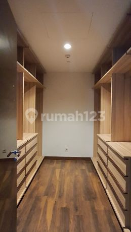 Apartemen Murah 4 Kamar Tidur Semi Furnished di Providence Park Apartemen Murah 4 Kamar Tidur Semi Furnished di Providence Park