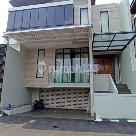 Rumah Furnished 3 lantai siap huni di Cilandak Jakarta Selatan