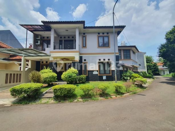 Rumah Mewah 2 Lantai Hook di Taman Kenari Nusantara Cibubur 
