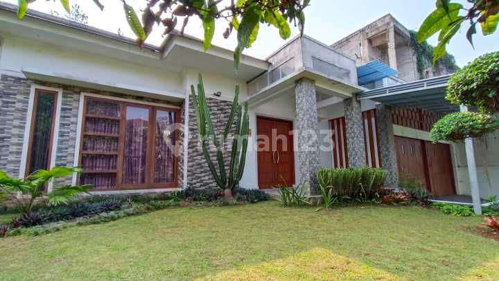 Rumah Depan Taman Dan View Gunung Pancar Di Taman Parahyangan Golf Sentul City Bogor 
