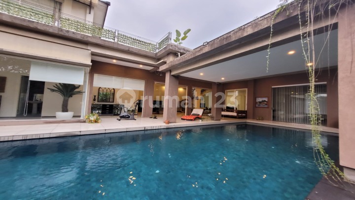 Rumah Mewah 2 Lantai Dengan Kolam Renang View Lapangan Golf, Cluster Taman Imperial Golf, Sentul City, Bogor Rumah Mewah 2 Lantai Dengan Kolam Renang View Lapangan Golf, Cluster Taman Imperial Golf, Sentul City, Bogor