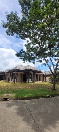 Rumah Hook Siap Huni Satu Lantai SHM Bagus dengan Halaman Luas di Cluster The Breeze Sentul City Bogor