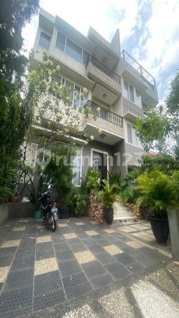 Rumah 3 Lantai Dengan View 360 Derajat Siap Huni Dengan Private Pool, Shm, Di Cluster Bali Hill Sentul City Bogor