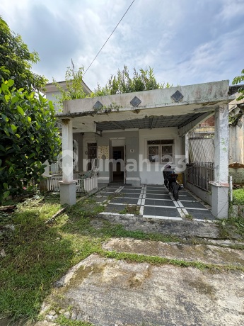 Rumah 1 Lantai Minimalis Butuh Renovasi SHM di Cluster Taman Besakih Sentul City Bogor