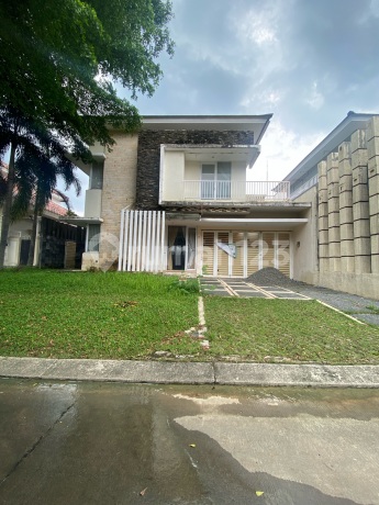 Rumah 2 Lantai Butuh Sedikit Renovasi Dekat Dengan Pintu Tol Di Cluster Taman Yunani Sentul City Bogor