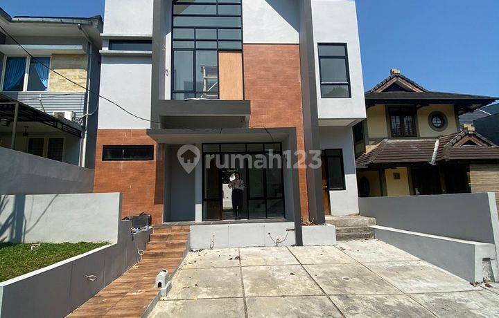 Rumah Baru 2 Lantai Dengan Private Pool Shm Siap Huni Dekat Ke Pintu Tol Di Cluster Taman Andalusia Sentul City Bogor