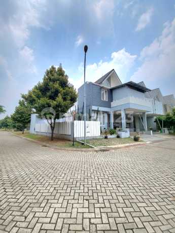 Ada Private Pool di Discovery Eola Bintaro Rumah Hoek yang Cantik