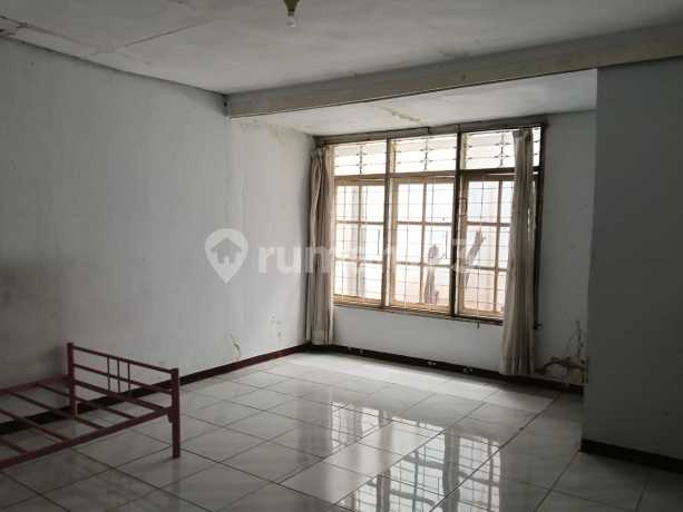 Murah Banget !!!! Rumah 1 Lantai di Dalam Komplek Dekat Jalan Jalan Raya Daan Mogot Dekat Citraland Mall